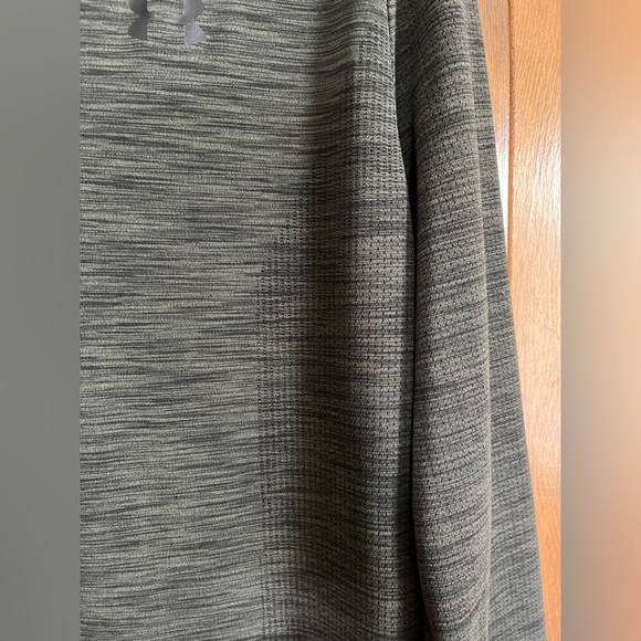 Men’s 2XL Under Armour pristine condition grey zip up. - Picture 6 of 9